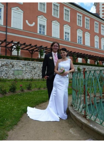 svatební šaty s vlečkou - naše nevěsta